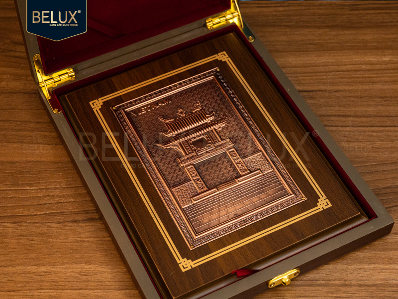 Hộp tranh Khuê Văn Các bằng đồng đỏ 22x17cm